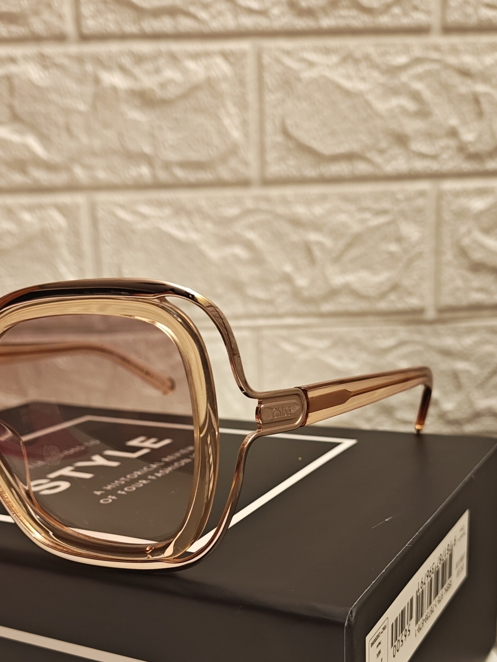 Chloe’ CE625S 🔥RARE🔥
Oversized Sunglasses - Picture 3 of 6